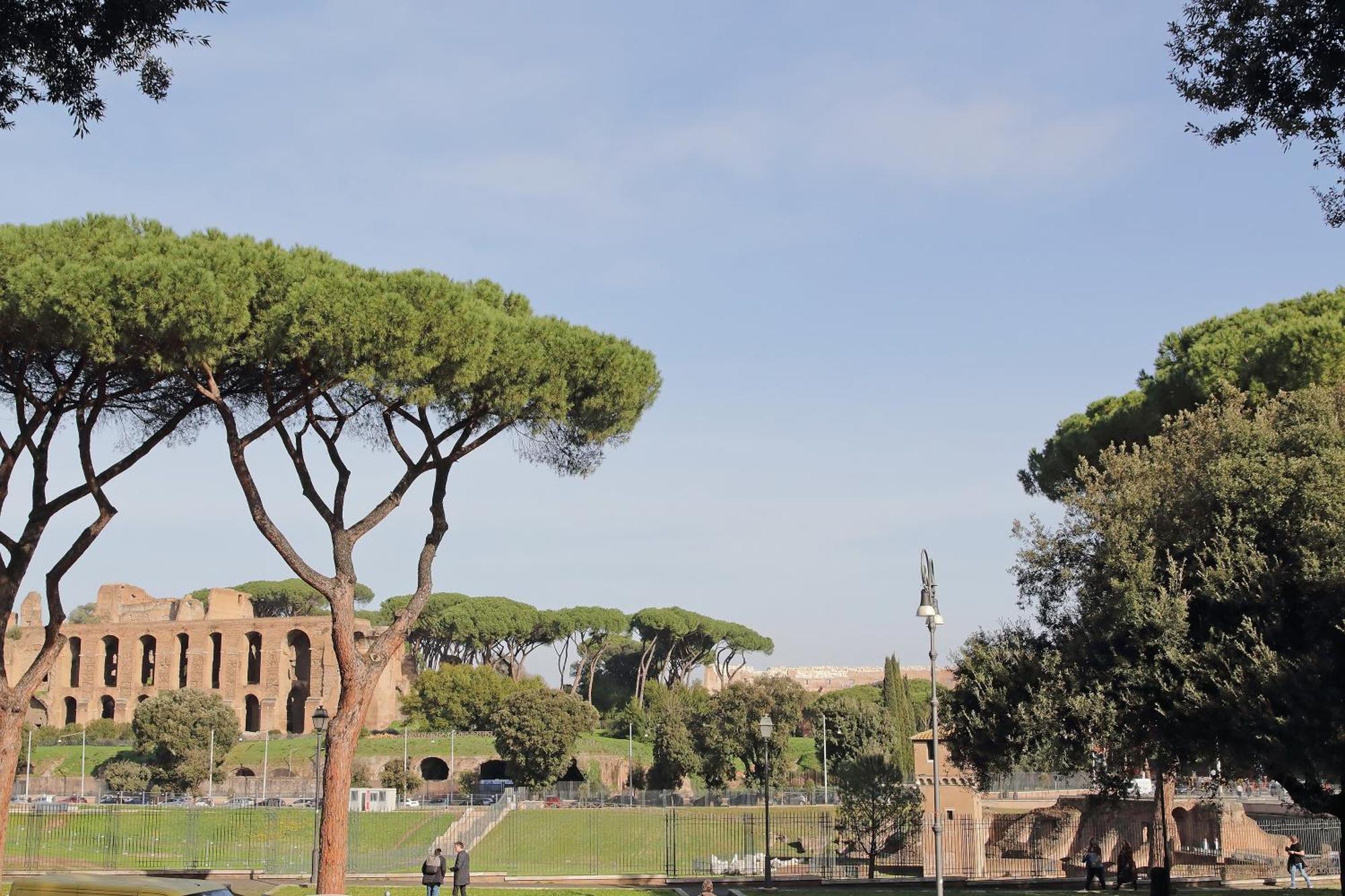 Ych-exclusive On Circus Maximus Apartment