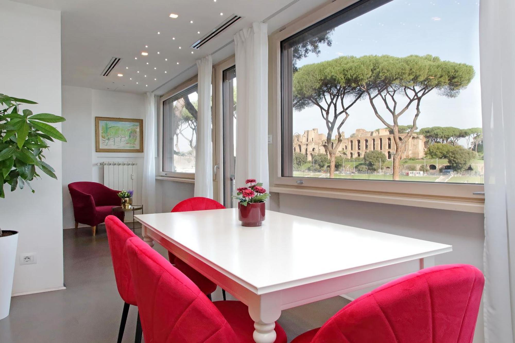 Ych-exclusive On Circus Maximus Apartment